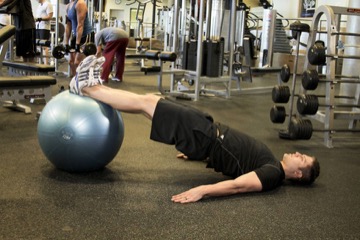 Curl femoral con fitball: posición inicial