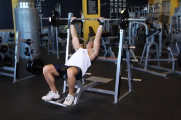 Barbell Incline Shoulder Raise: posición inicial