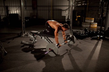 Barbell Rollout from Bench: posición inicial