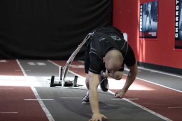 Bear Crawl Sled Drags: posición final