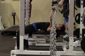 Bench Press with Chains: posición final