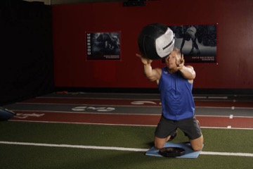 Chest Push (single response): posición final