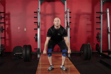 Clean Deadlift: posición final