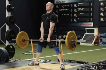 Sumo Deadlift with Bands: posición final