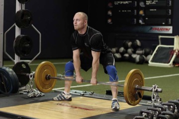 Sumo Deadlift with Chains: posición inicial