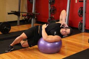 Weighted Ball Side Bend: posición inicial